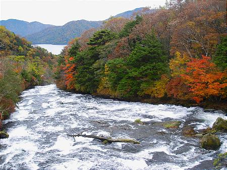 japan guide nikko ryuzu falls above national park