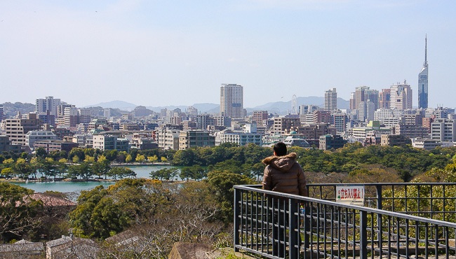 Fukuoka - Fukuoka Travel Guide Fukuoka - Fukuoka Travel Guide - Fukuoka (ç¦å²¡) is Kyushu's largest and one of Japan's ten most populated cities. Because of its closeness to the Asian mainland (closer to Seoul than to Tokyo), ...