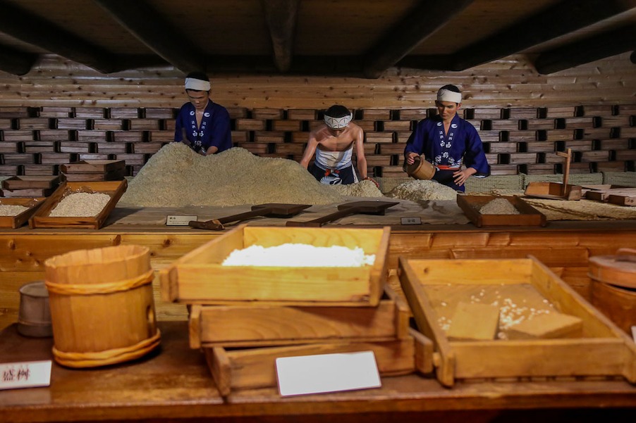 Sake brewery hopping near central Kobe