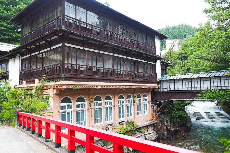 10 Spots to Experience Spiritual Wilderness and Exciting Traditions in ...