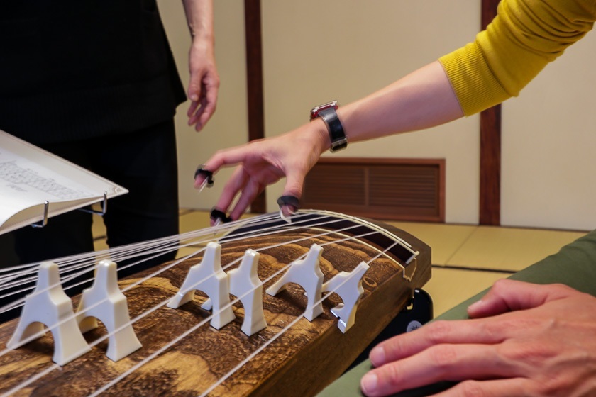 Japanese string instrument koto deals