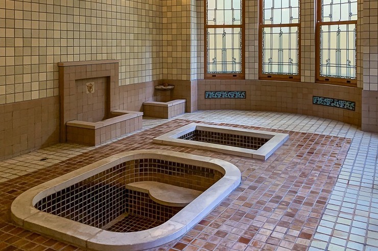 Home Delivery by japan-guide.com - An introduction to public baths