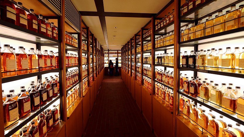best distillery tours japan