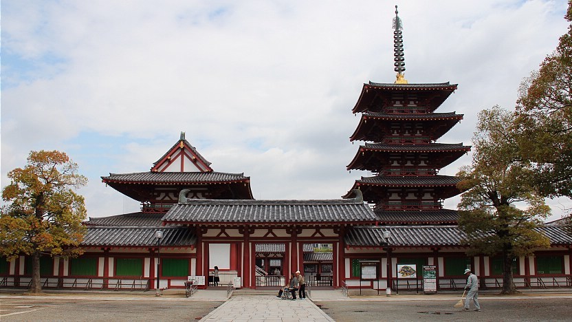 visit buddhist temple japan