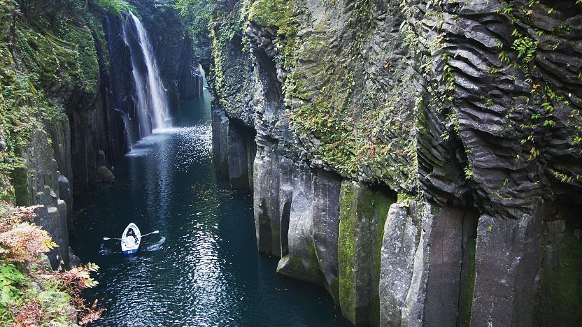 takachiho gorge boat tour