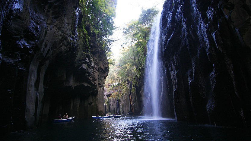 takachiho gorge boat tour