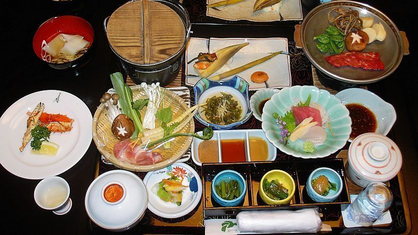 A Beginner's Guide to Asian Food Etiquette & Dining Customs