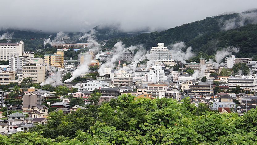 Watching at onsen 9