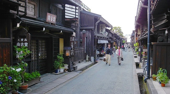 Takayama Travel: Old Town