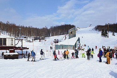 ski trips japan